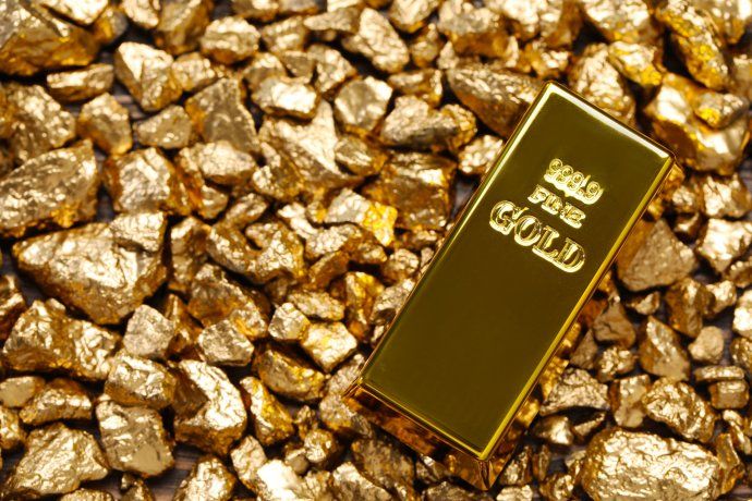 El oro superó por primera vez en su historia la barrera de los 5.000 dólares por onza