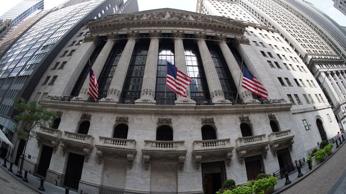 S&P 500 ganó 3,7% en agosto, tras dejar atrás un inicio de mes convulsionado