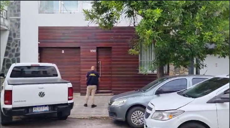Allanamientos en casas de exfuncionarios del programa Jóvenes Emprendedores por fraude al Estado
