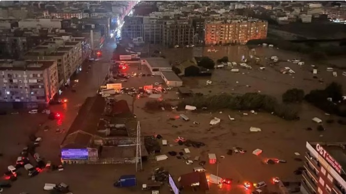 Caos en España: 95 muertos, decenas de desaparecidos y más de mil vehículos por rescatar