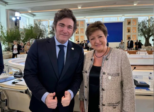 El FMI reduce los sobrecostos de deuda y beneficia a la Argentina en 3.200 millones de dólares