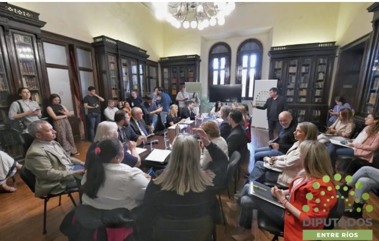Disparatada discusión de diputados provinciales entrerrianos que «debatían» por el Día del Pastor