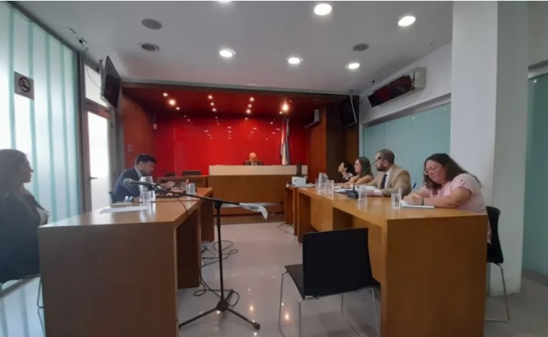 Amparo Ambiental: Vecinos y municipio de María Grande enfrentados por la tala de árboles añosos