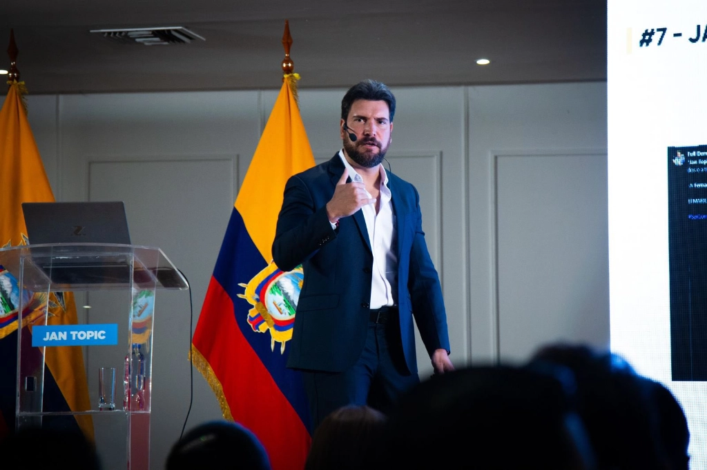 Corte electoral de Ecuador inhabilita a un candidato presidencial crítico con el gobierno