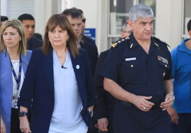 El jefe de la Policía Federal usó un avión de la fuerza para llevar a familiares a su casamiento en Corrientes