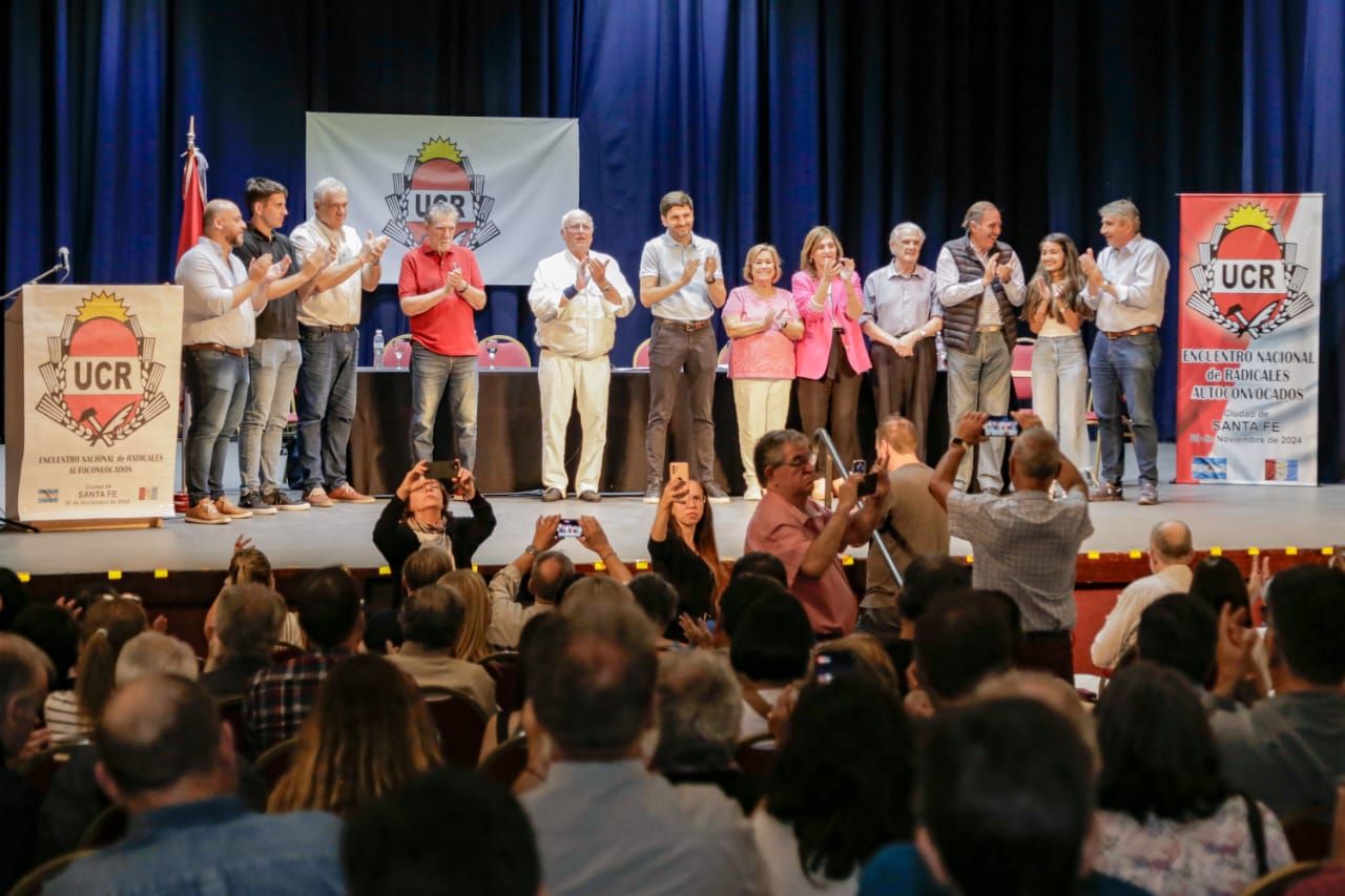 La Asamblea de Radicales Autoconvocados de Santa Fe se manifestó contra el presidente