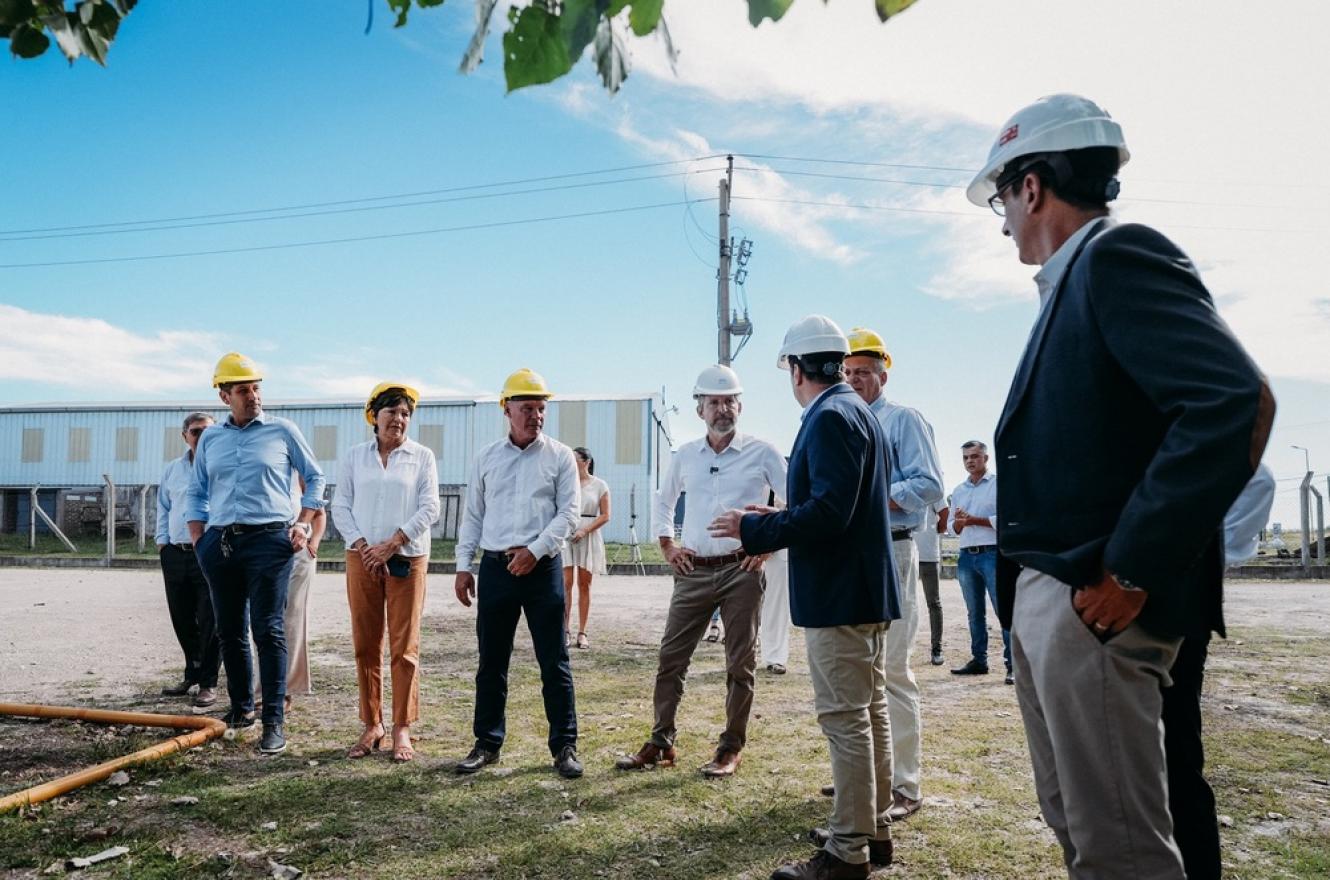 El gobernador destacó la inversión de la provincia en energía para generar empleo y desarrollo