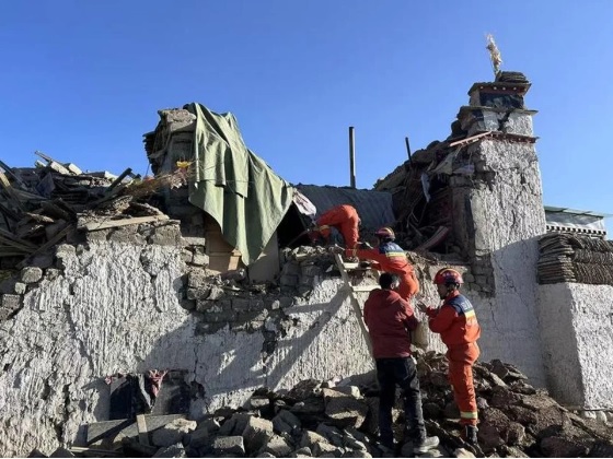 Tragedia en China: 95 muertos y 130 heridos por un terremoto de magnitud 6,8