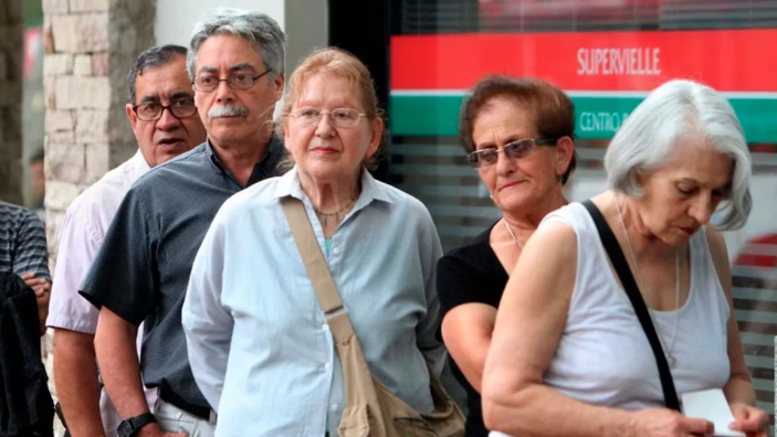 La transformación más profunda, y silenciosa, de la Argentina: en 2040 habrá más población pasiva que activa