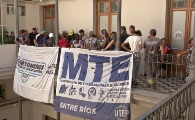 Intendentes del PJ se solidarizaron con Romero por la protesta de cartoneros