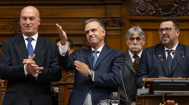 Yamandú Orsi juró como presidente de la República