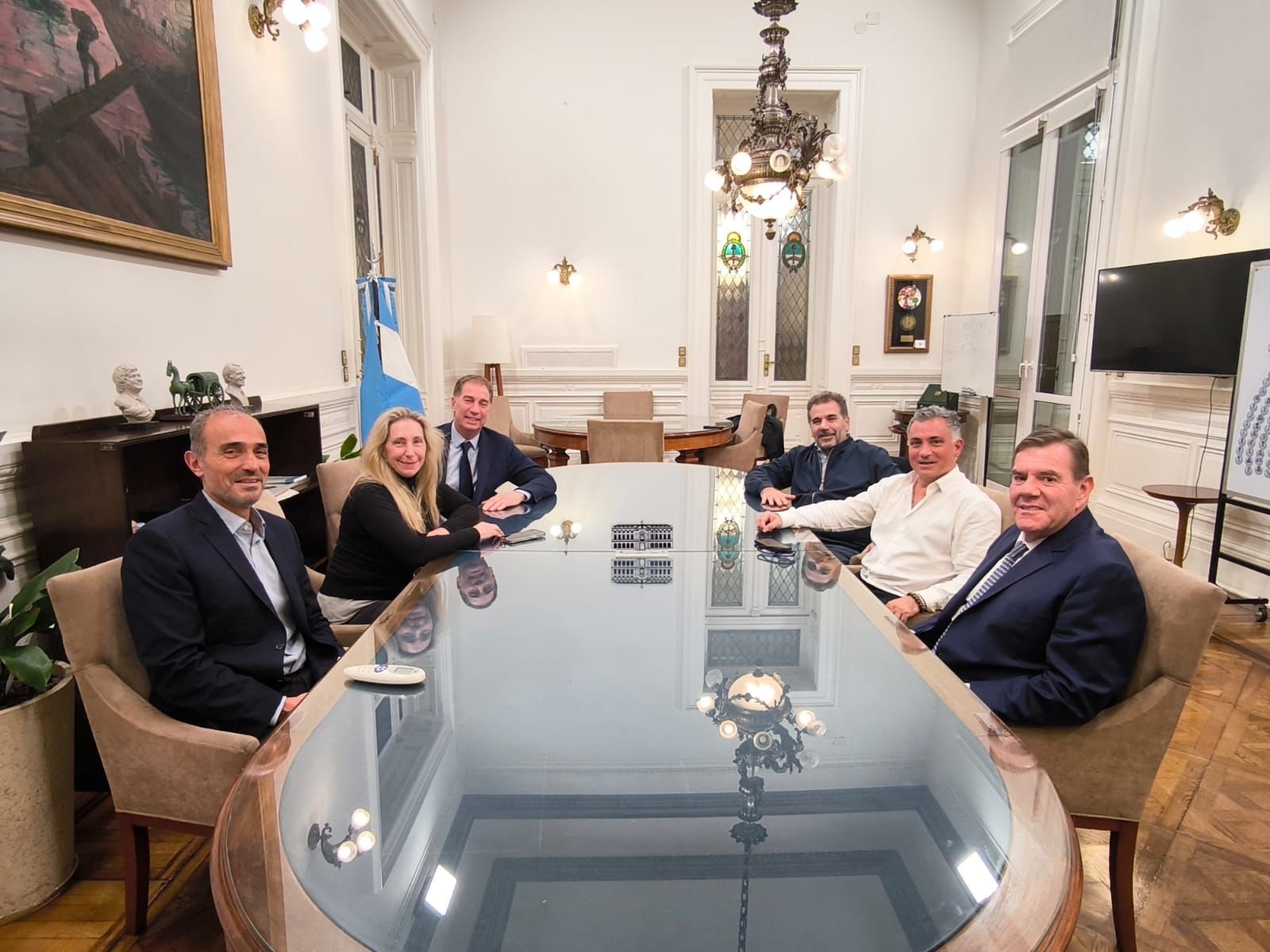 Karina Milei moldea alianza LLA-PRO en Provincia para capitalizar interna del peronismo