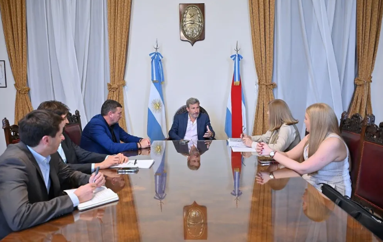 El gobernador y la intendenta de Paraná coordinaron trabajar sobre obras clave y el transporte metropolitano