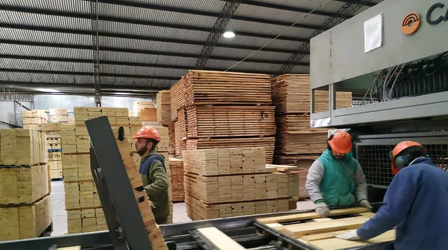 Industria: estiman que mejoró 1,2% mensual en abril, pero advierten que aumentaron los riesgos hacia adelante