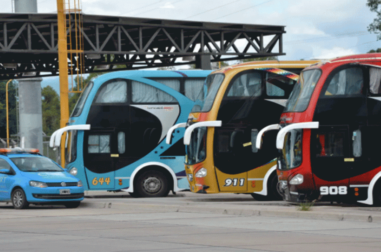 Ratificaron el paro de colectivos y los usuarios estarán sin servicio durante este martes