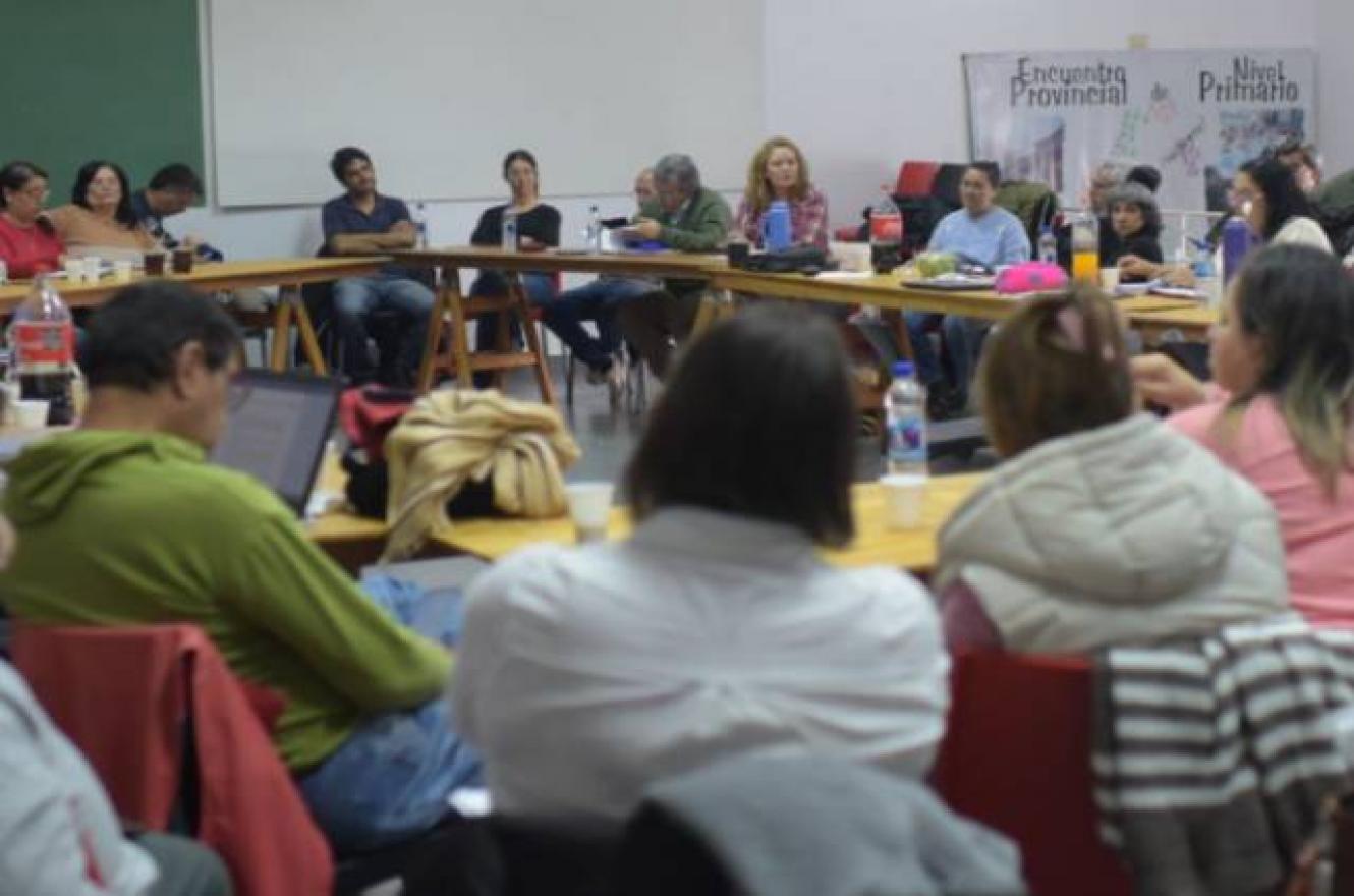 Agmer convocó a un acampe en defensa del Iosper y en rechazo a Oser