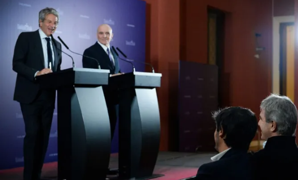 El Gobierno presentó el proyecto de Inocencia Fiscal para impulsar el uso de «dólares del colchón»
