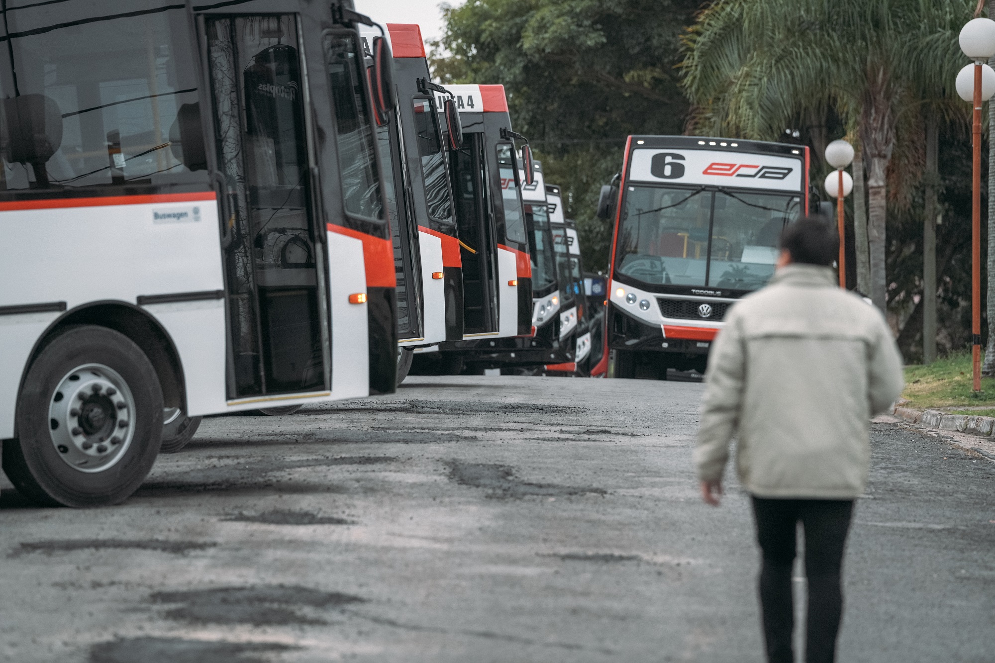 El gobierno presentó la renovada flota de colectivos para el área metropolitana de Paraná