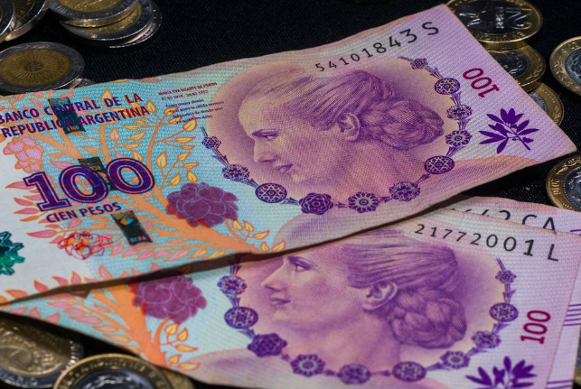 Bajan las tasas de los plazos fijo en pesos: en qué recomiendan invertir