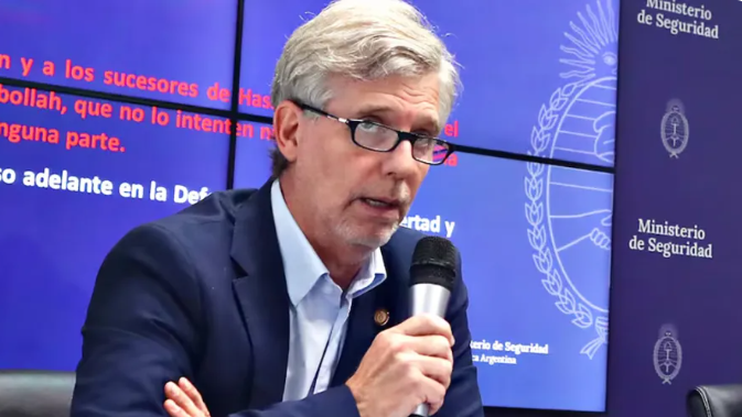 La oposición analiza investigar si la SIDE hace espionaje político e impulsaría la interpelación de Neiffert