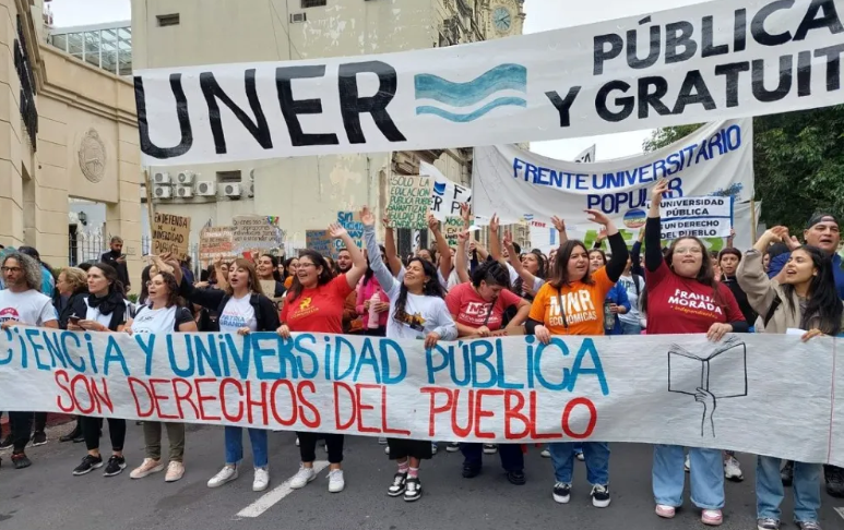 Docentes y no docentes universitarios entrerrianos inician paros rotativos