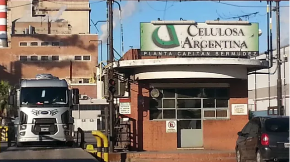 Celulosa pelea por no quebrar y entra en concurso: peligran los puestos de trabajo en su planta de Capitán Bermúdez