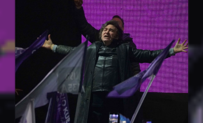 Milei rechazó las “operaciones”, defendió a su hermana y dijo que LLA y el peronismo están en “empate técnico”