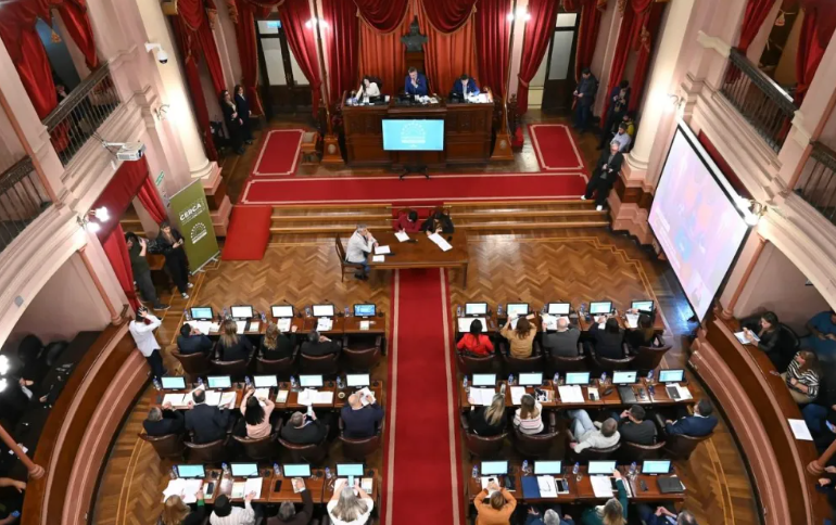 Un informe reveló cuánto cuesta cada legislador provincial en Argentina: Entre Ríos, en la mitad de la tabla