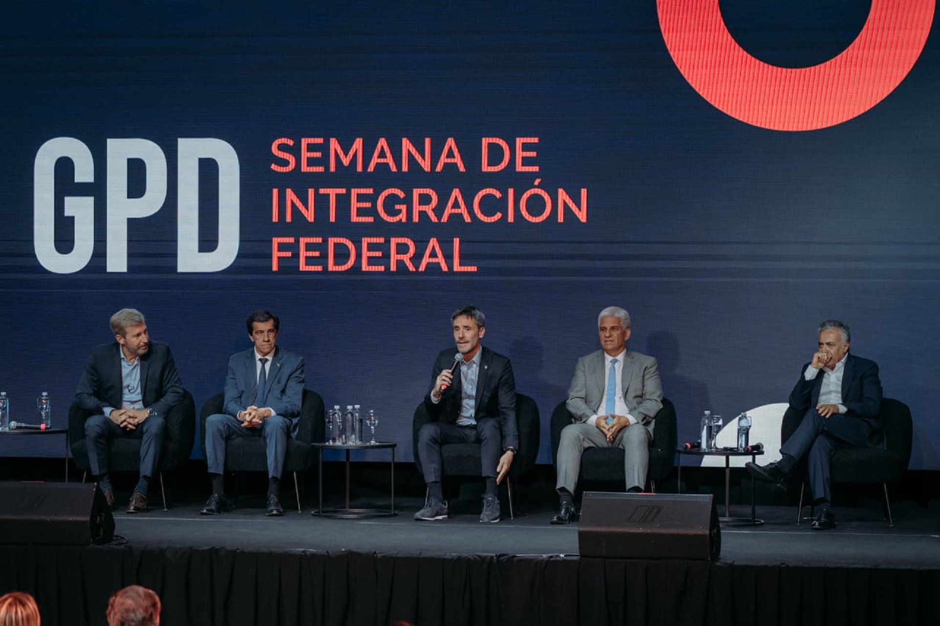 El gobernador Frigerio participó de una jornada de formación política ante 400 jóvenes