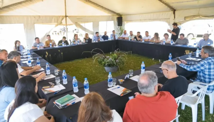 Intendentes y legisladores del PJ se reunieron «en medio de la zozobra por el resultado adverso»
