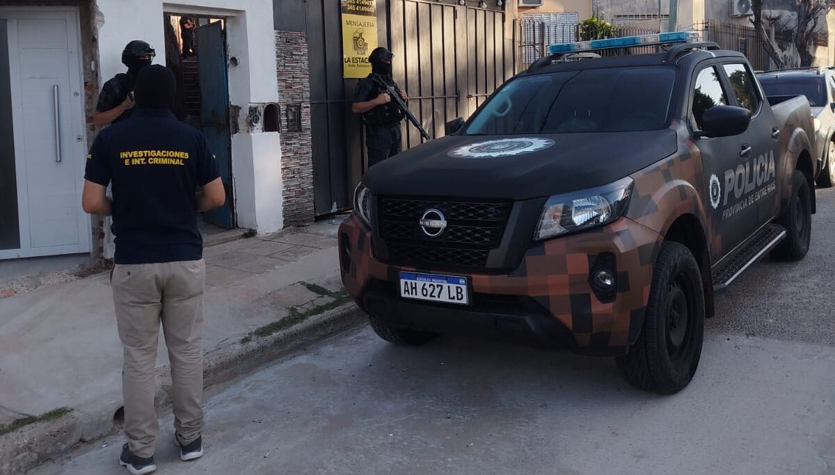 Azcué denunció amenazas en redes y la Justicia ordenó un allanamiento en Concordia