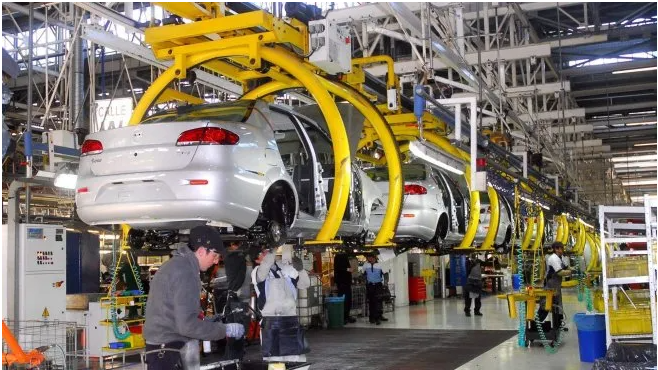 La actividad económica se contrajo 2,9% anual en febrero y registró la mayor baja en un año y medio