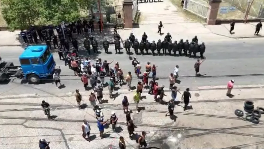 Confirmaron seis detenidos y policías heridos tras incidentes en el puerto de Concepción del Uruguay