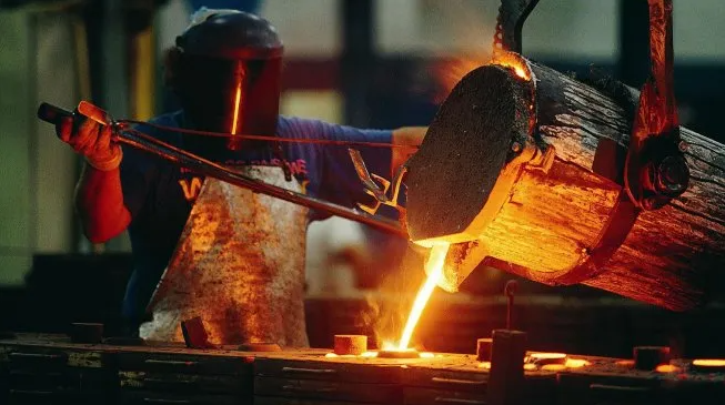 El salario real volvió a caer en enero y la jubilación mínima ya perdió 5% en 7 meses, en medio de la crisis de empleo