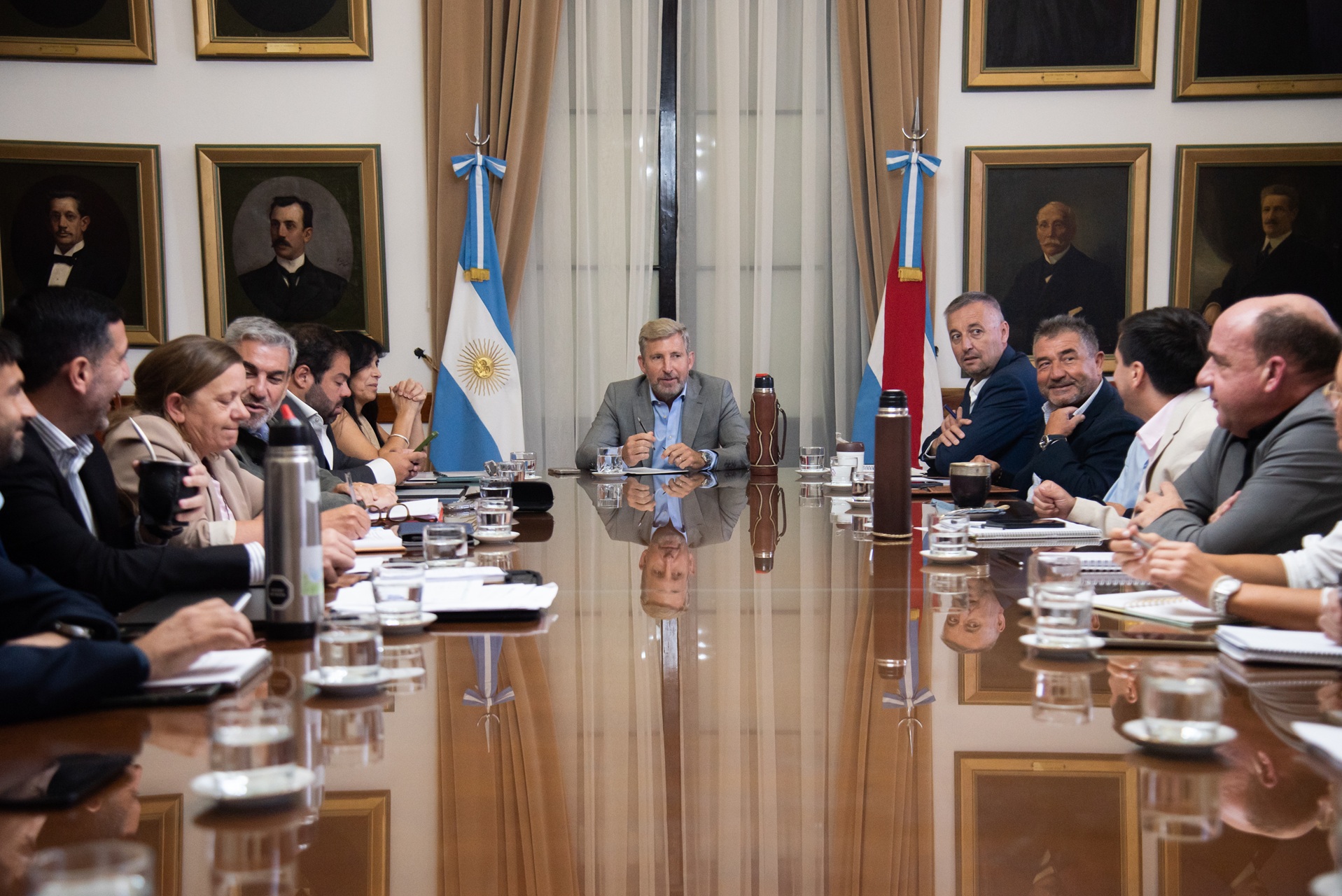 El acto por la Batalla de Caseros, inicio de clases y salud fueron los ejes de la reunión de gabinete