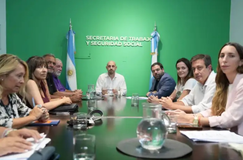 El gobierno y los estatales llegaron a un acuerdo en paritarias