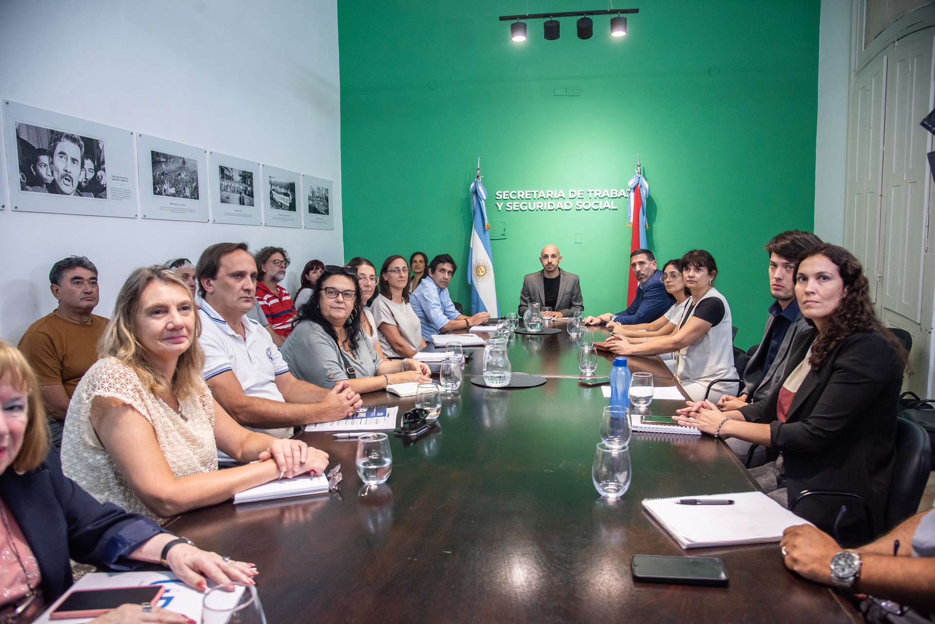 Gremios docentes no aceptan la propuesta oficial y declaran conflicto