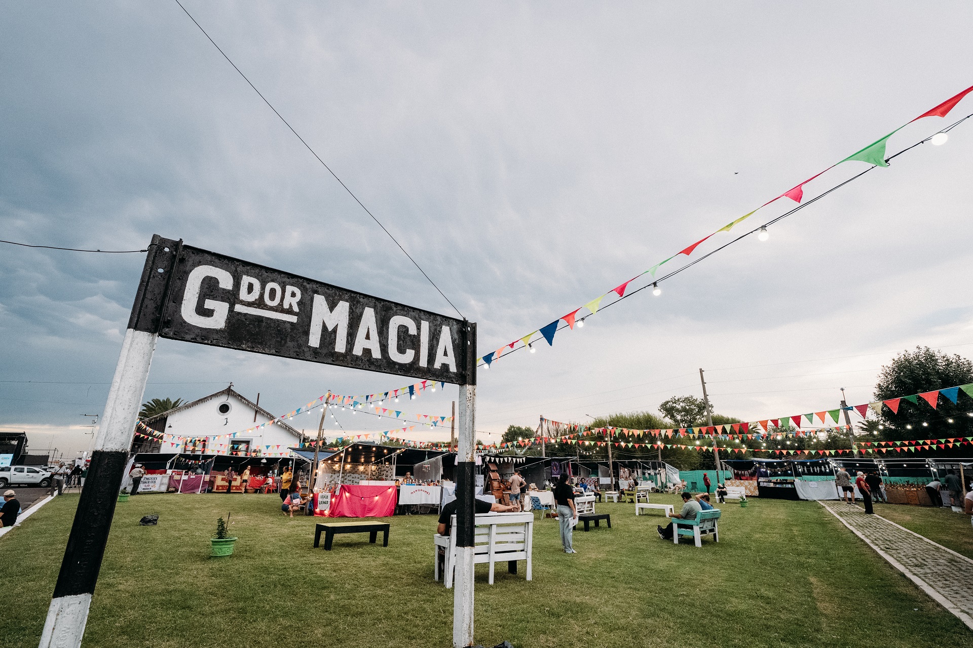 Frigerio inauguró la Fiesta Nacional de la Apicultura en Maciá y anunció créditos por 15 millones de dólares