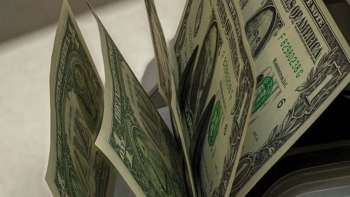 Dólar blue hoy: cotizó a $1.420 este lunes 27 de abril