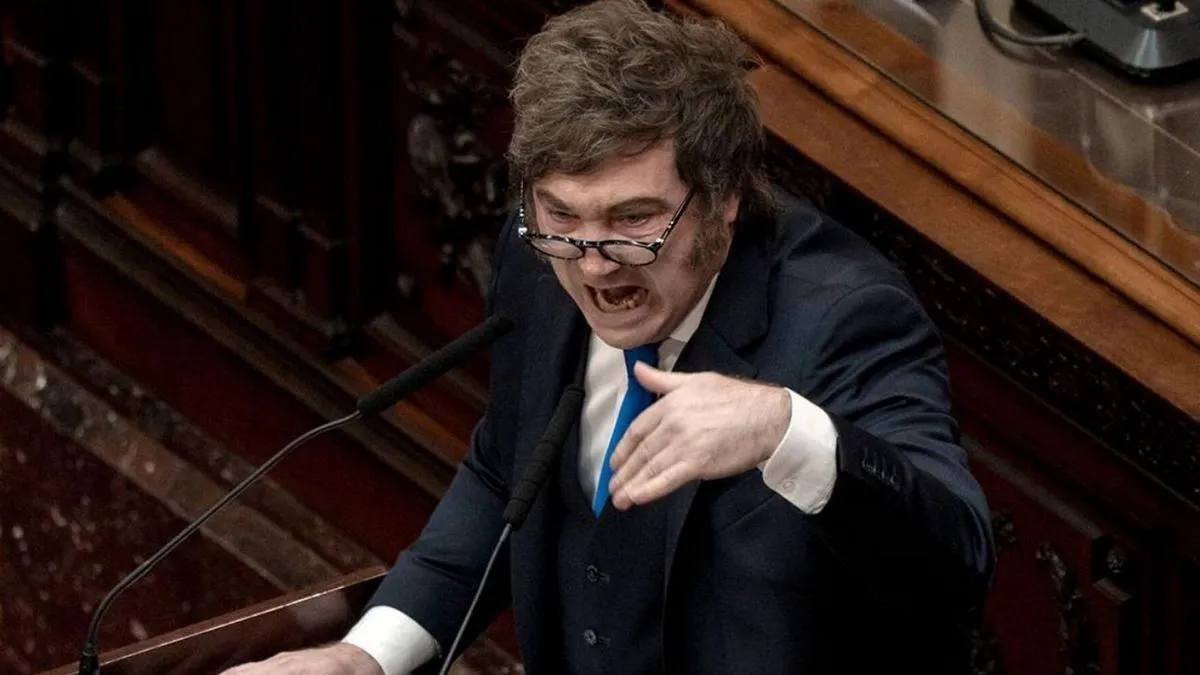 Milei cerró la sala de prensa y respaldó a Adorni en medio de la tensión