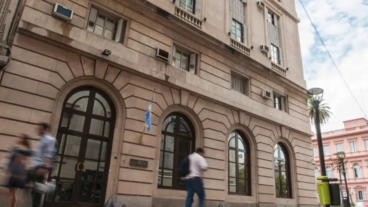 La SIDE publicó 17 documentos clasificados y abrió archivos históricos