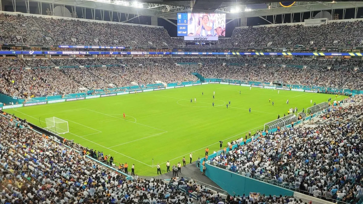 Mundial 2026: consejos para viajar sin gastar de más en dólares