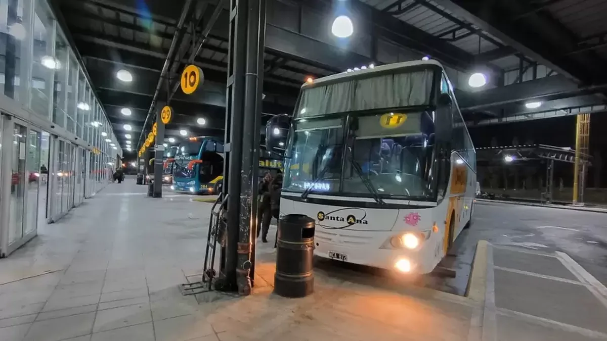 Aumentan los boletos y se agrava la crisis del transporte en las provincias